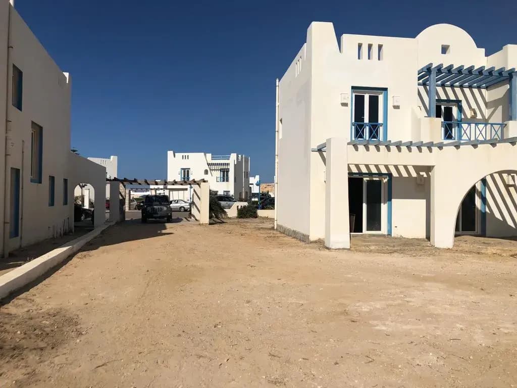 للبيع تاون هاوس مساحة 170 م² في Mountain View Ras El Hikma
